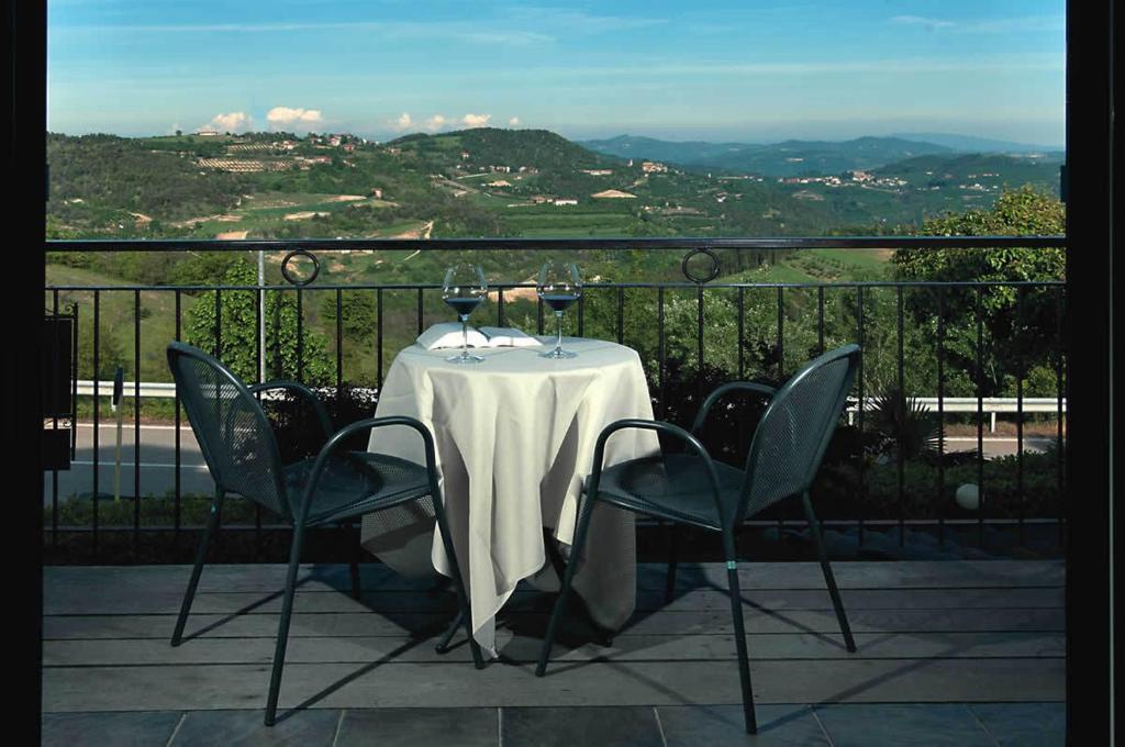 Trattoria Del Bivio Konuk evi Cerretto Langhe Oda fotoğraf