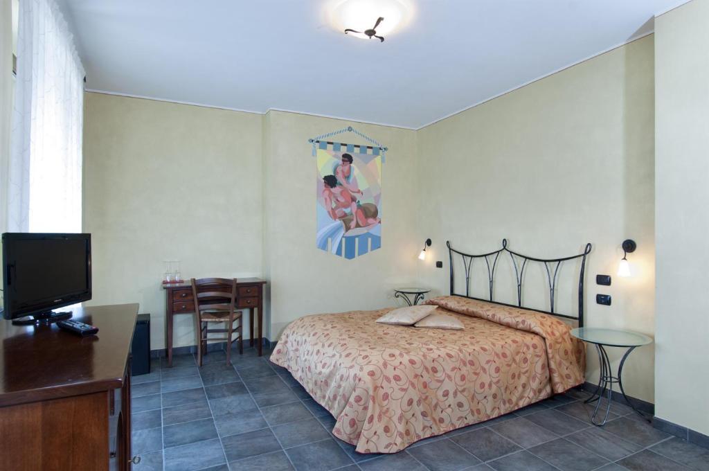 Trattoria Del Bivio Konuk evi Cerretto Langhe Oda fotoğraf
