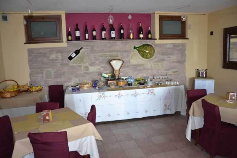 Trattoria Del Bivio Konuk evi Cerretto Langhe Dış mekan fotoğraf