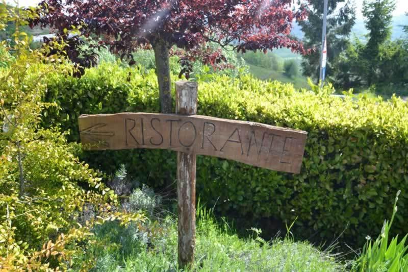 Trattoria Del Bivio Konuk evi Cerretto Langhe Dış mekan fotoğraf