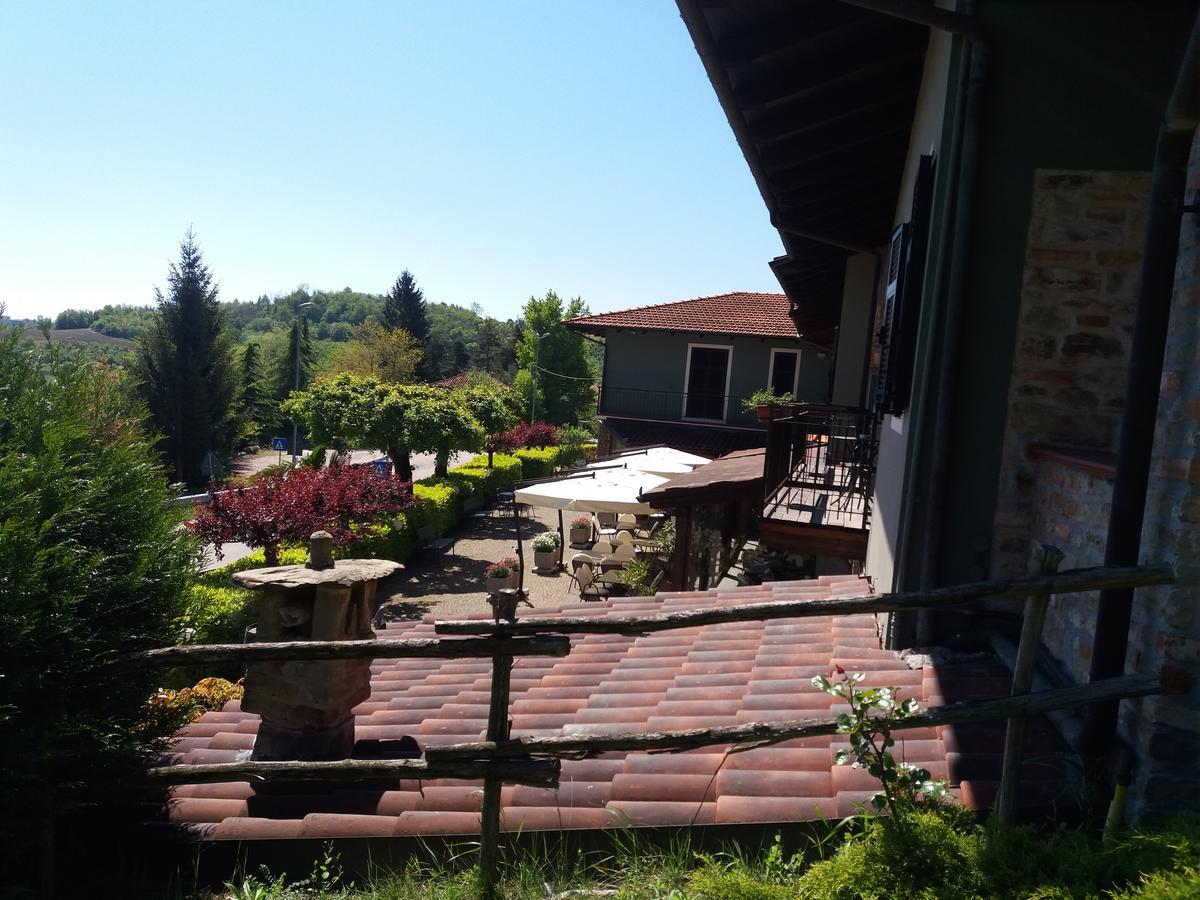 Trattoria Del Bivio Konuk evi Cerretto Langhe Dış mekan fotoğraf